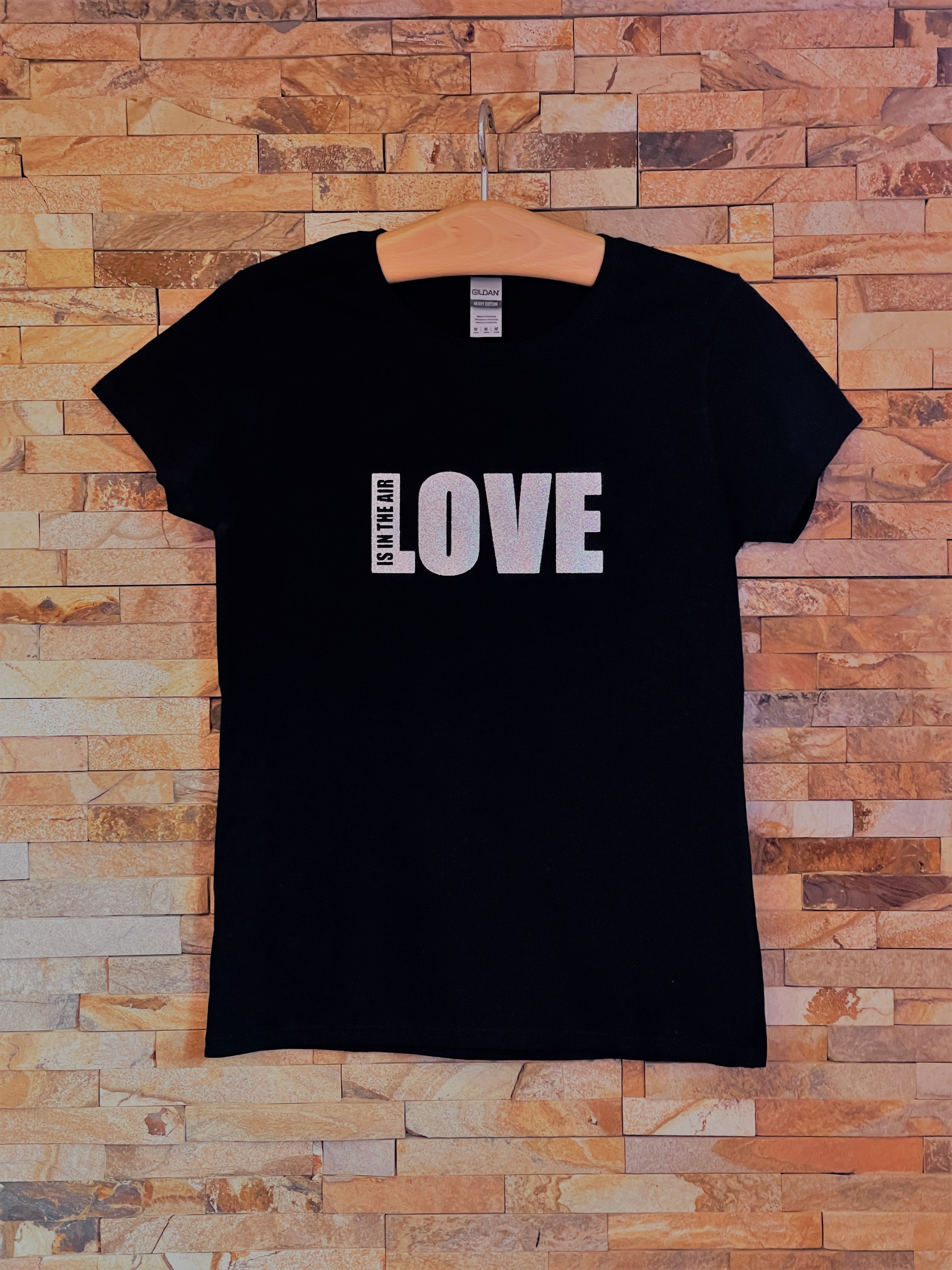 LOVE with is in the air cutout Silver Glitter Logo T-Shirt - Women