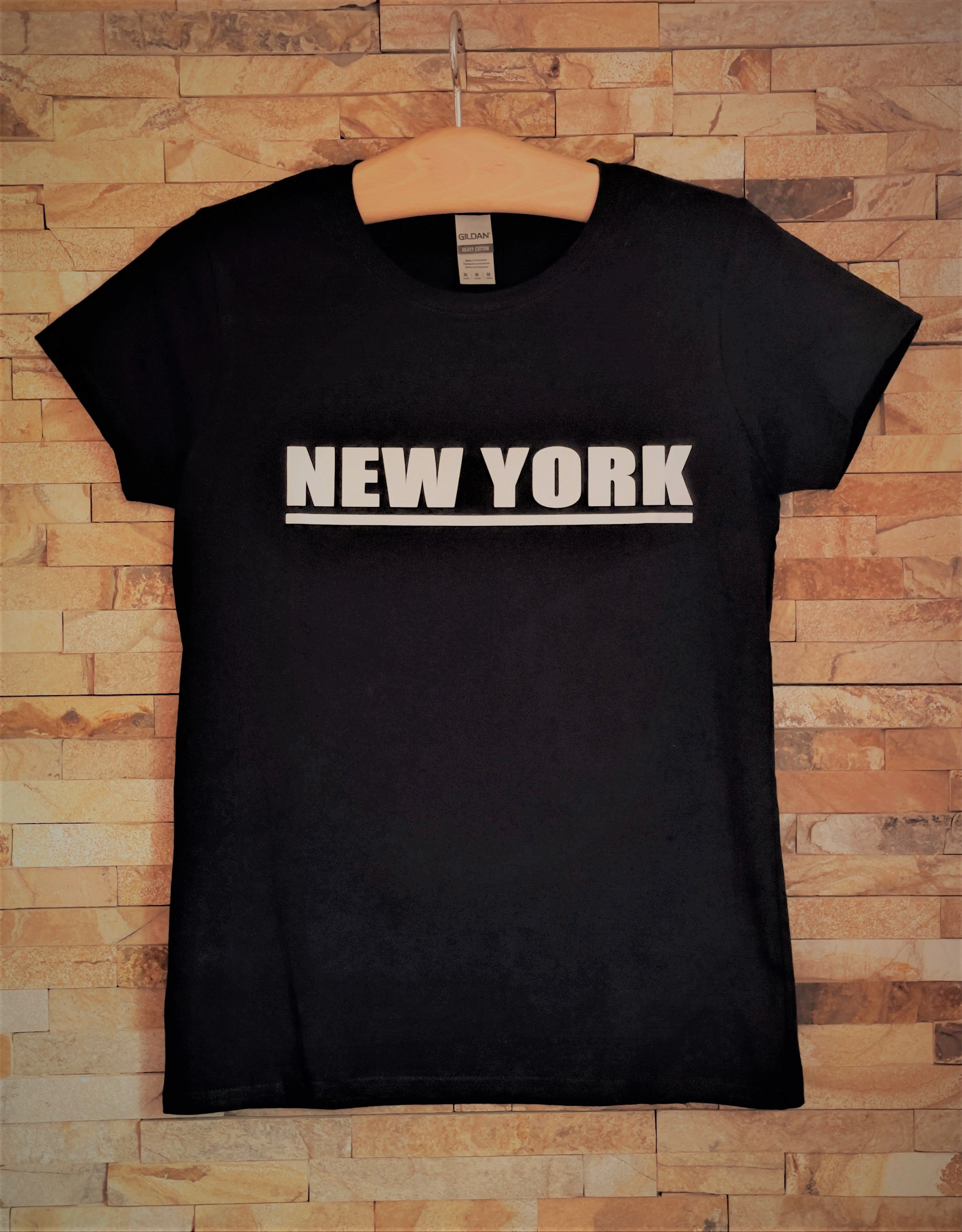 NEW YORK White Logo T-Shirt - Unisex